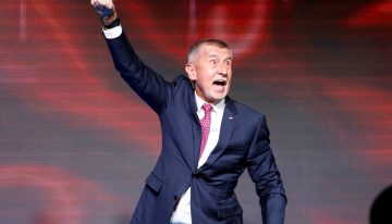 El magnate populista Andrej Babis gana las elecciones legislativas en Chequia sin mayoría para gobernar
