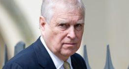 El rey Carlos de Inglaterra quita a su hermano Andrés el tÃtulo de prÃncipe El rey Carlos de Inglaterra quita a su hermano Andrés el tÃtulo de prÃncipe