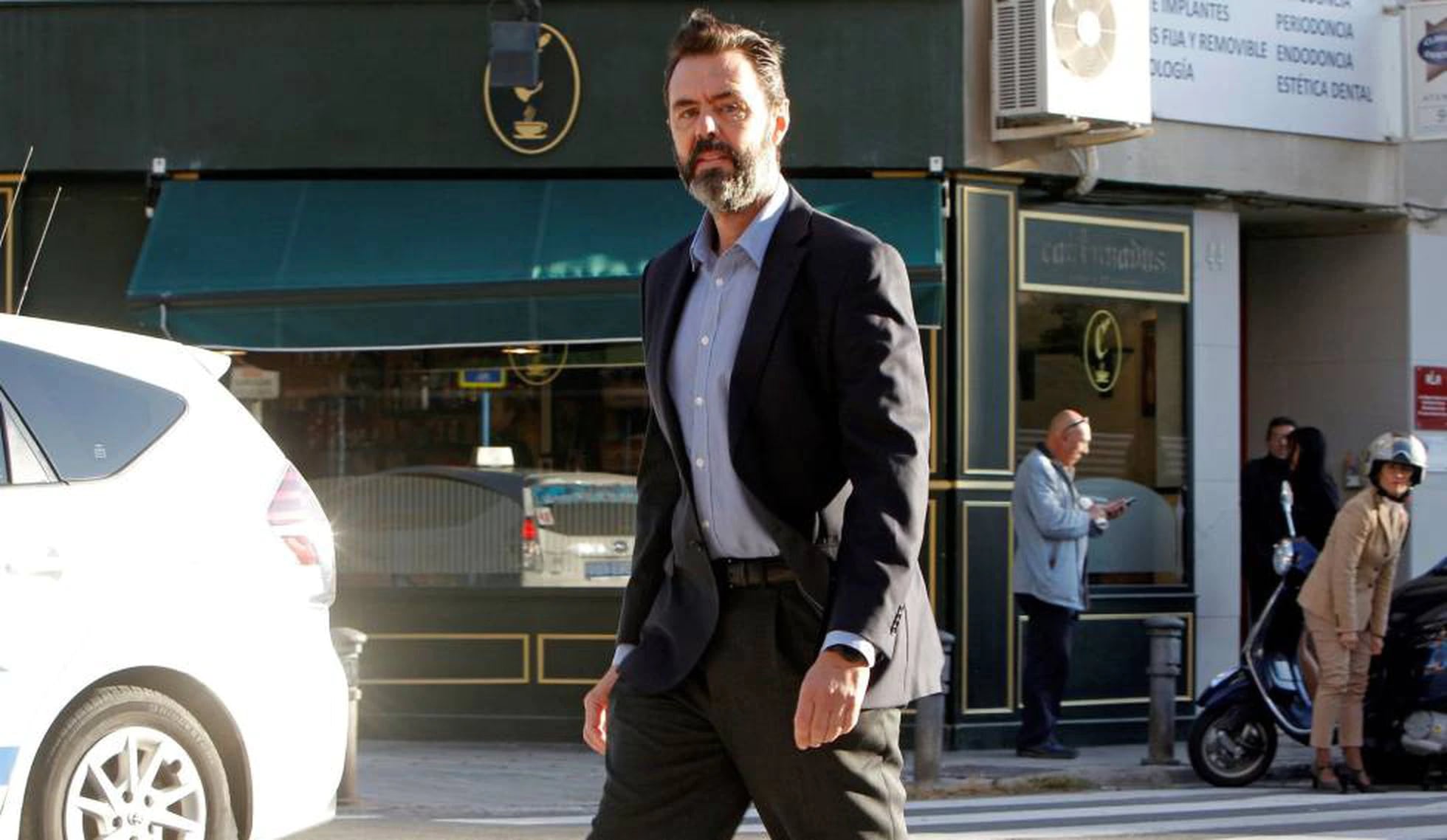 Miguel López, amparado por el Tribunal Constitucional,  a su llegada a la Audiencia de Alicante en 2019.