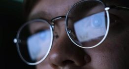 Hasta el 70% de los adolescentes serán miopes en cinco años: «Los dispositivos están provocando una epidemia» Hasta el 70% de los adolescentes serán miopes en cinco años: «Los dispositivos están provocando una epidemia»