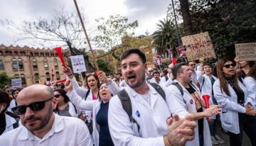 El 38% de los médicos jóvenes recurre a ansiolíticos, alcohol u otras sustancias para combatir el agotamiento emocional