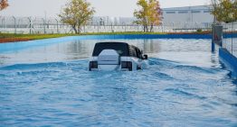 He probado el circuito de BYD en China: un YangWang bajo el agua, una duna de 29 metros y un coche que gira solo