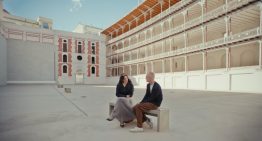 Cuando vengas a Madrid, chulona mía. Dicho y hecho: Apple Music entrevista a Rosalía por su nuevo álbum 'Lux' y ya puedes verla gratis