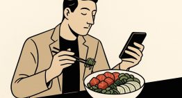 Comer frente a una pantalla no es una manía moderna: es el nuevo ritual social