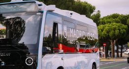 Madrid acaba de activar en Mercamadrid un laboratorio urbano de IA: ha puesto en marcha un moderno minibús autónomo