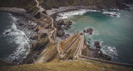 Escogemos nuestras vacaciones en las series. Por eso el 44% de nuestros turistas nos han descubierto en la pantalla