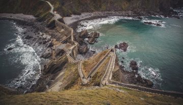 Escogemos nuestras vacaciones en las series. Por eso el 44% de nuestros turistas nos han descubierto en la pantalla