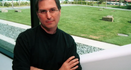 La historia del jersey de Steve Jobs no empieza en Apple, sino en una visita a Sony en los 80. Y con un uniforme que fue un fracaso