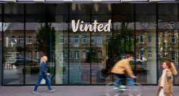 La ropa que ya no usas tiene un precio. Para Vinted ese precio son 8.000 millones de euros