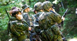 Con media Europa debatiendo recuperar la mili, en España hay un fenómeno que gana fuerza: campamentos militares para jóvenes