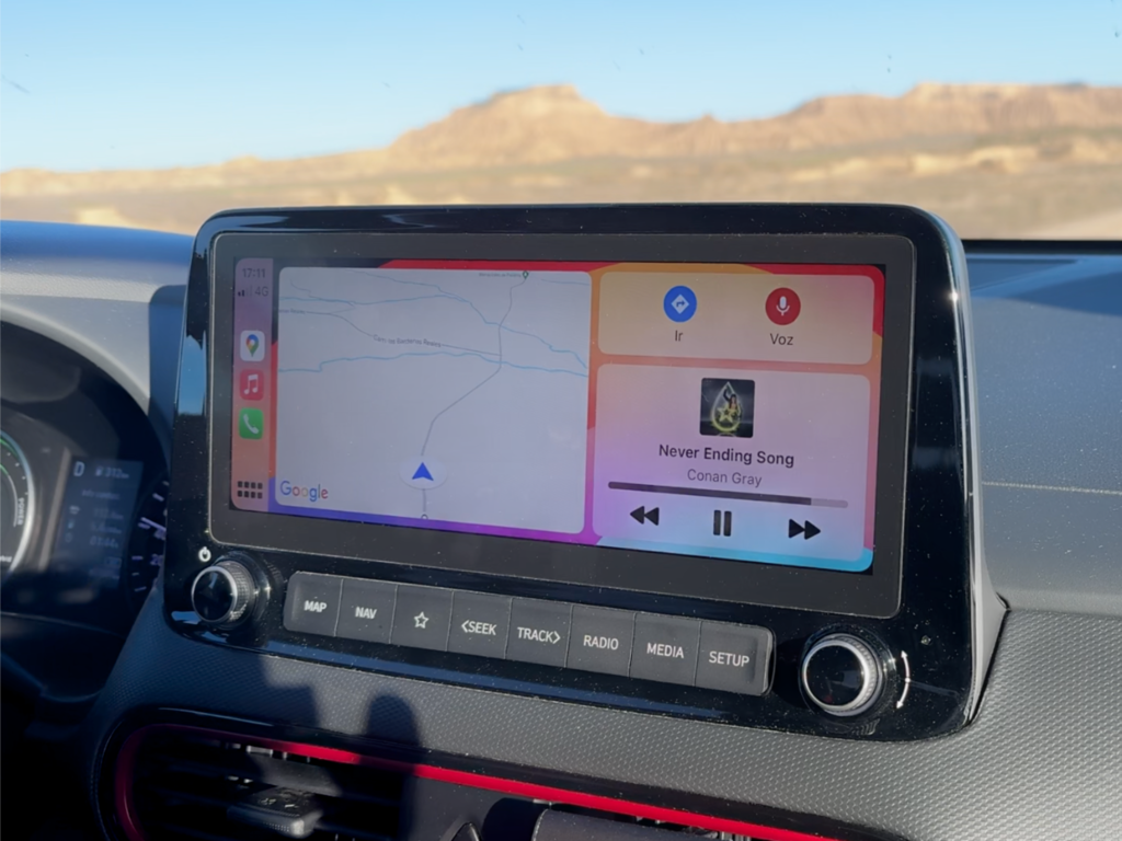 Google Maps tiene una función pensada para que ahorres combustible. Lo que quizás no sepas es que a menudo te hace llegar más tarde 
