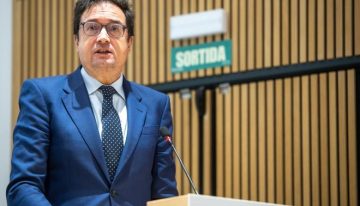 Óscar López asegura que la IA es una «inmensa oportunidad» para la sostenibilidad del sistema sanitario