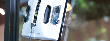 "Cuando veo un robot humanoide, me acojona": así es Smarttek, la empresa gallega que lidera el segmento de los robots limpiacristales