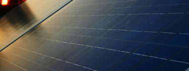 Unos científicos españoles han creado un material que se traga el 99,5% de la luz. Y es una gran noticia para las renovables