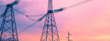 España necesita modernizar su red eléctrica, así que ha subido la tasa de retribución. El efecto se notará en los próximos cinco años