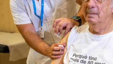 Fernando Moraga-Llop, vacunólogo, apura a vacunarse ya de la gripe: «El pico puede adelantarse a mediados de diciembre»