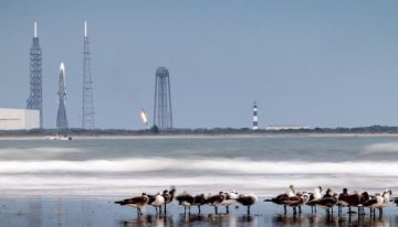 Blue Origin de Jeff Bezos logra capturar con éxito su cohete New Glenn tras despegue e iguala a SpaceX