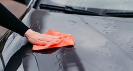 Sin marcas, arañazos ni pelusas: esta es la toalla perfecta para secar el coche y proteger su pintura