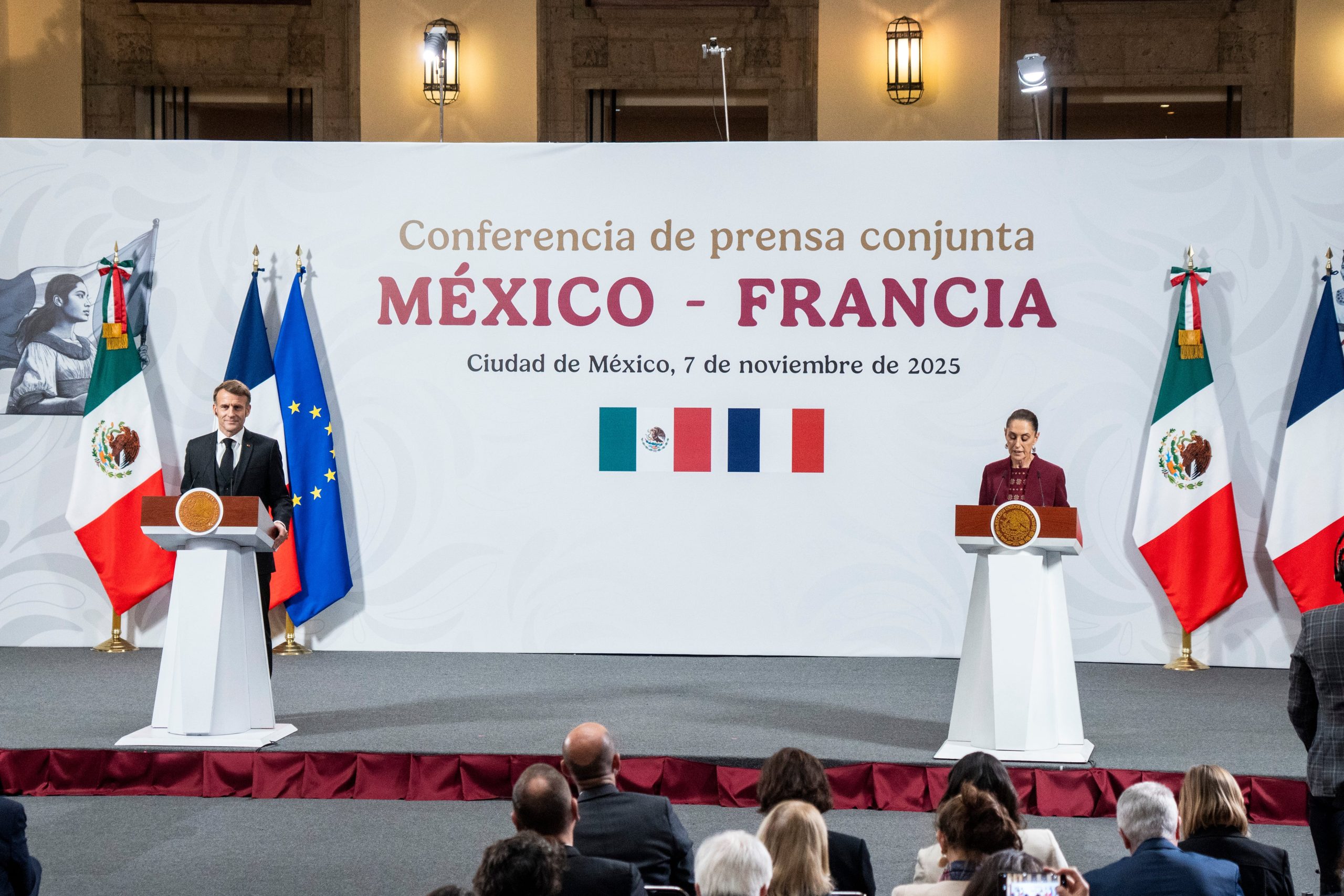 Macron y Sheinbaum en conferencia de prensa en Palacio Nacional.