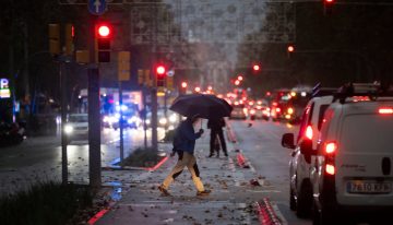 Las intensas lluvias en Cataluña obligan a suspender clases en las universidades y causan problemas de movilidad