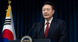 Corea del Sur imputa a Yoon Suk-yeol, el expresidente que decretó la ley marcial por “beneficiar a un Estado enemigo”