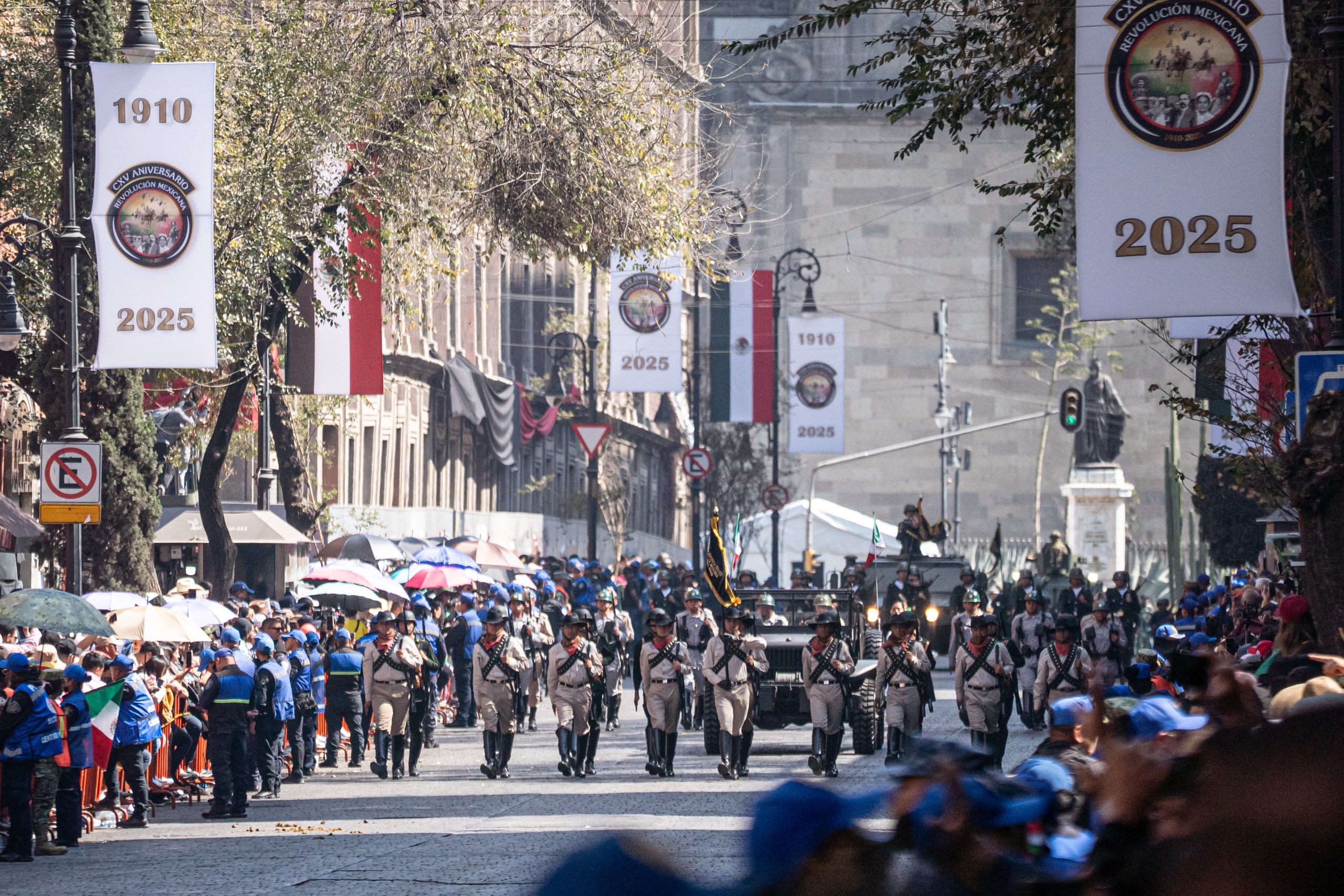 Desfile del 20 de noviembre de la Revolución Mexicana.