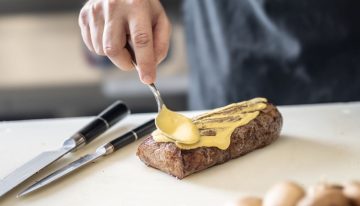 Amazon arrasa con su tabla de cocina 4×1: descongela tus alimentos y afila tus cuchillos antes de cortar