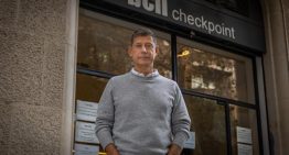 Ferran Pujol, director de CheckPoint: «Hay unidades de VIH que deben dispensar la pastilla de la Prep y que tienen el programa parado»