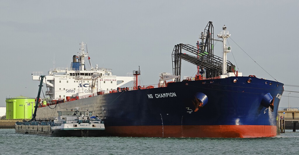 La flota fantasma de Rusia ha cambiado su modelo de negocio. El petróleo ha dado paso a un objetivo mucho más gordo: Europa 