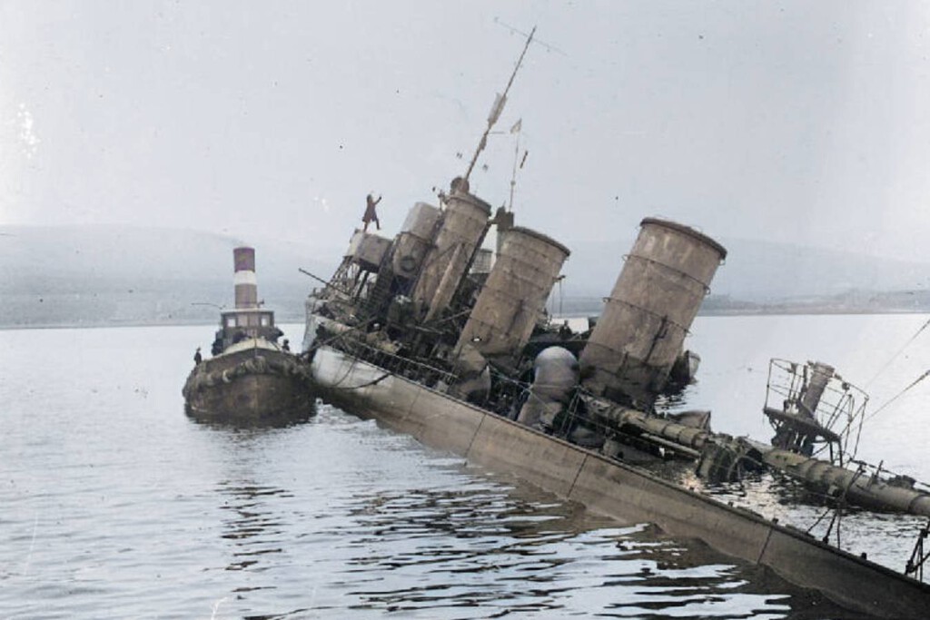 En 1919 los alemanes decidieron hundir toda su flota en el Mar del Norte. El acero de esos barcos terminó en el espacio 