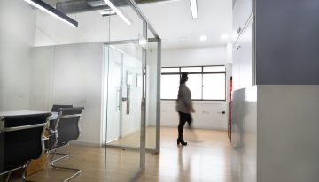 Tras el fiasco de la reducción de jornada laboral, al Gobierno solo le ha quedado una vía: que los funcionarios trabajen menos