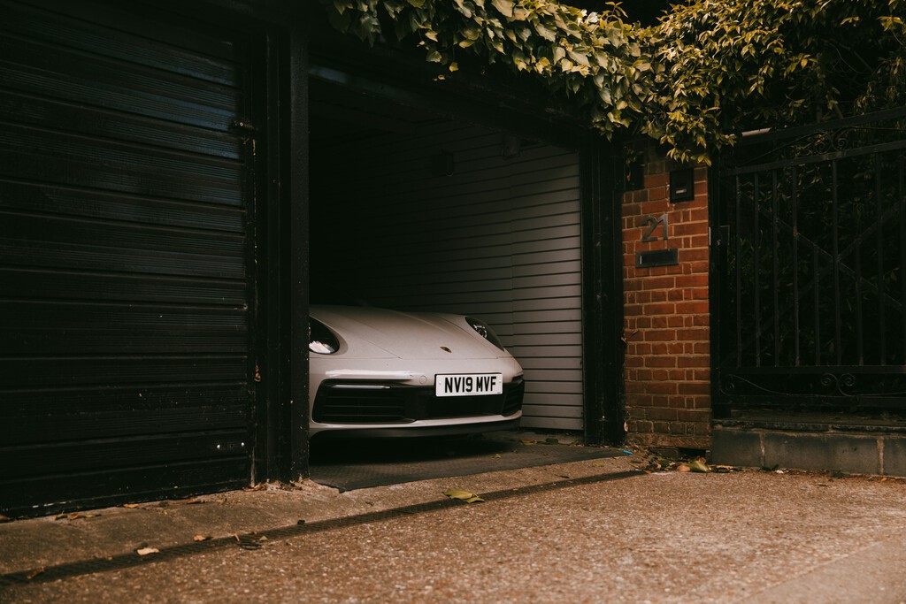 La cruzada de un hombre contra un imperio invisible: el de los mandos de garaje cerrados y propietarios