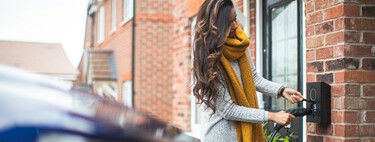 Instalar un cargador de coche eléctrico en casa: cuánto cuesta y pasos a seguir