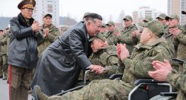 Kim Jong-un reconoce que las tropas norcoreanas realizan labores de desminado para Rusia