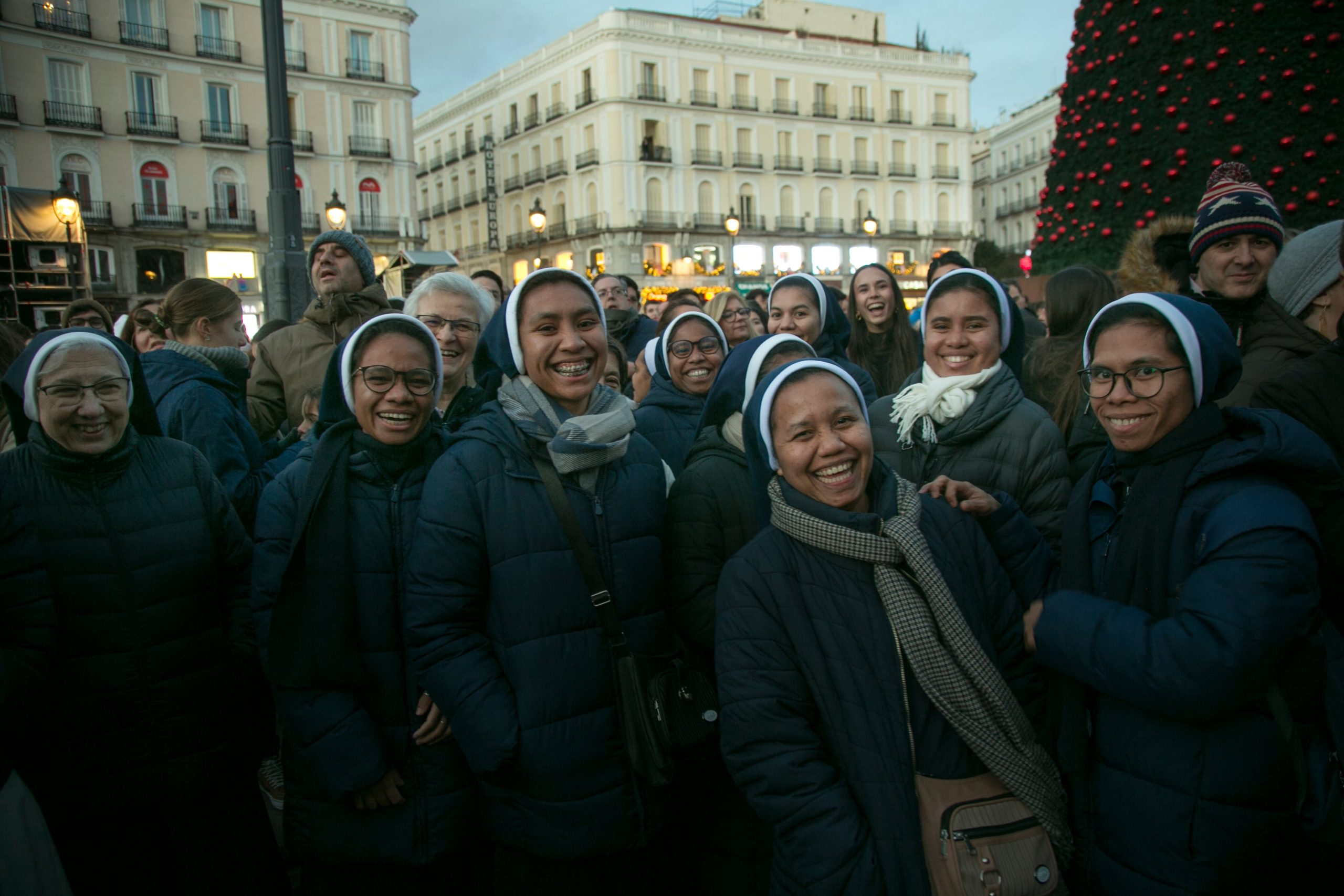Un grupo de monjas, algunas de ellas concepcionistas, llegadas desde El Escorial para ver a Hakuna.