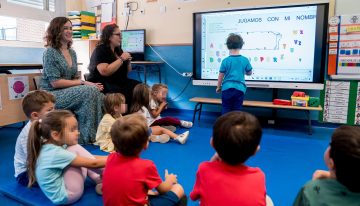 La Comunidad de Madrid aprueba la jornada partida en los colegios: contenta a los padres e indigna a los profesores