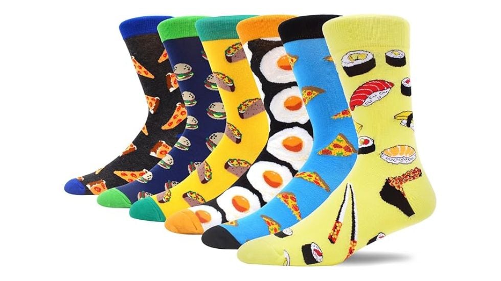 Seis calcetines con estampado de comida.