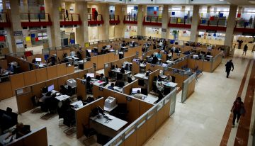 El Gobierno prevé aprobar las 35 horas para los empleados de la administración estatal en febrero