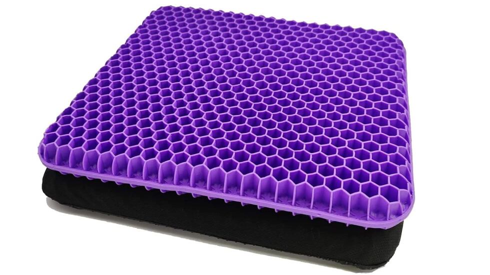 Cojín antiescaras para silla de ruedas con funda incluida.