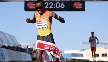 Thierry Ndikumwenayo, campeón pese a todo en el Europeo de cross