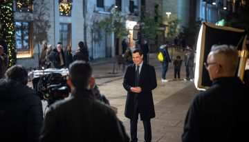 Moreno reivindica su gestión y la importancia de tener una “mayoría suficiente” en su último mensaje de Navidad de la legislatura