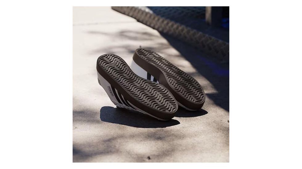 Suela de goma vulcanizada.