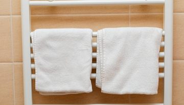 El toallero eléctrico con mejor relación calidad-precio de Amazon no necesita instalación