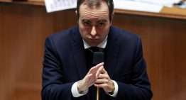 Francia aprueba la prórroga presupuestaria pero no evita el bloqueo