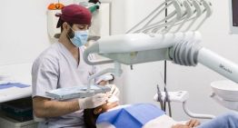 El 45% de españoles solo va al dentista por emergencias: «Fui por una muela y acabé con una factura de 1.300 euros»