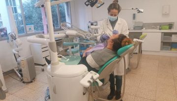 Estefanía Herrera, 52 años, usuaria de una clínica dental solidaria: «Empecé a perder piezas a los 30, pero me pedían miles de euros y no podía pagarlo»