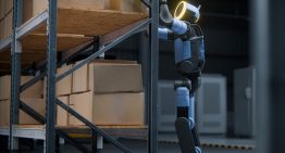 Atlas ya no es un experimento: Boston Dynamics arranca la producción comercial mientras Optimus sigue envuelto en promesas