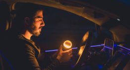 La baliza V16 que vende Carrefour baja aún más de precio. Está fabricada en España y viene con su propia app