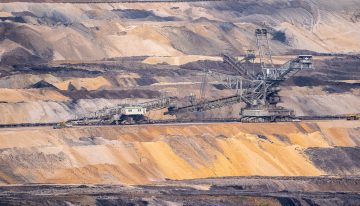 Hemos pasado 30 años olvidando cómo se fabrican las cosas. Ahora China tiene las llaves de la materia y Occidente está en pánico