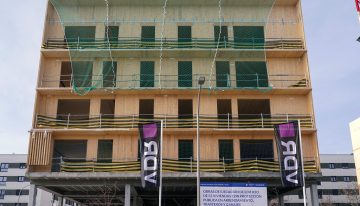 Madrid necesita construir miles de viviendas cuanto antes. Así que ya está probando módulos prefabricados de madera